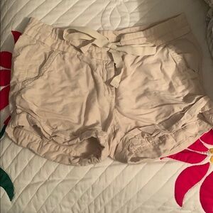 Women’s Cream Casual Shorts with Drawstring